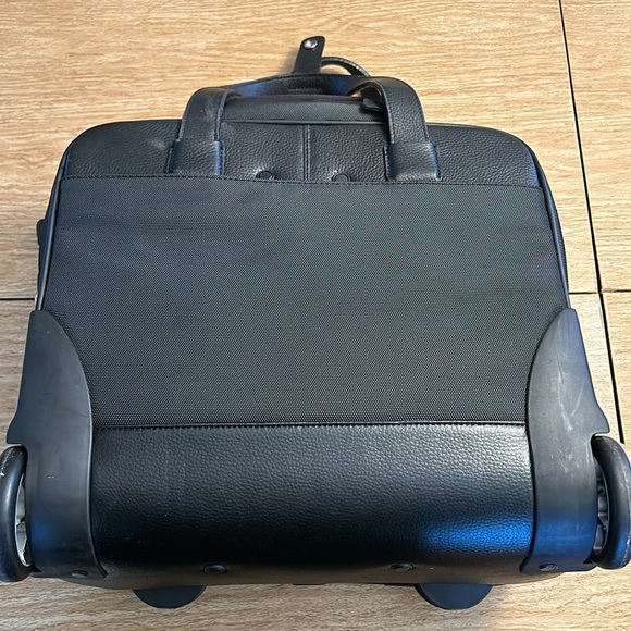 Cole Haan Overnight Work and Laptop Suitcase on wheels - Picture 4 of 9